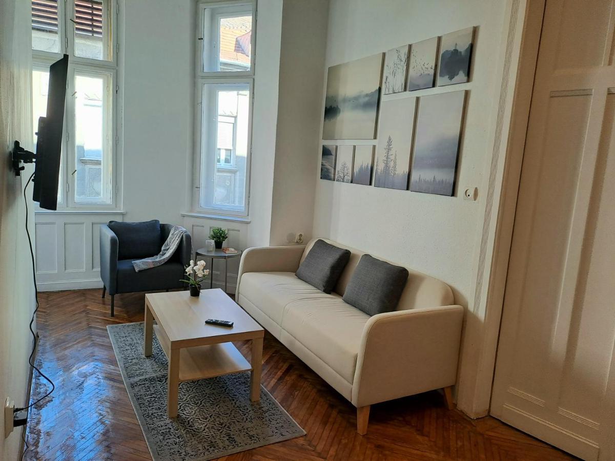 Emerald Apartment Budapest Exteriör bild