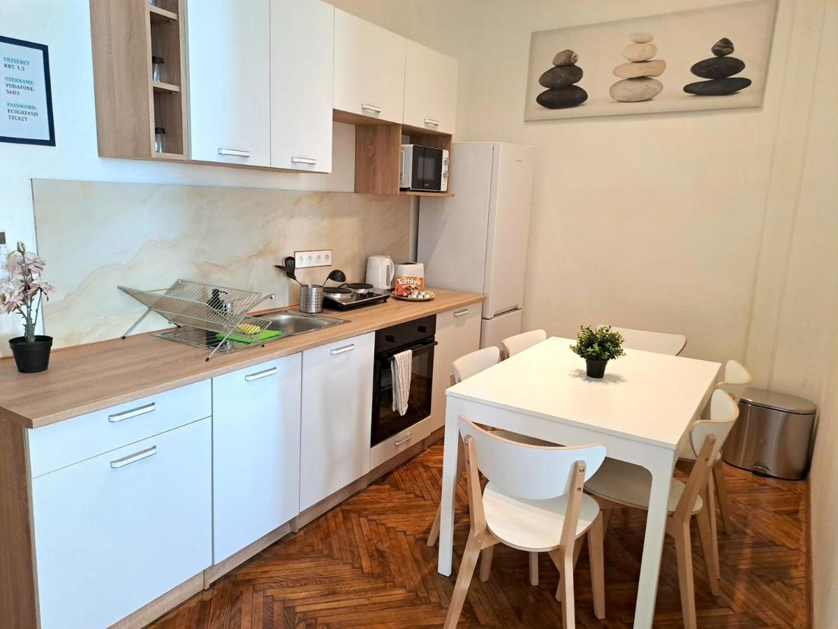 Emerald Apartment Budapest Exteriör bild