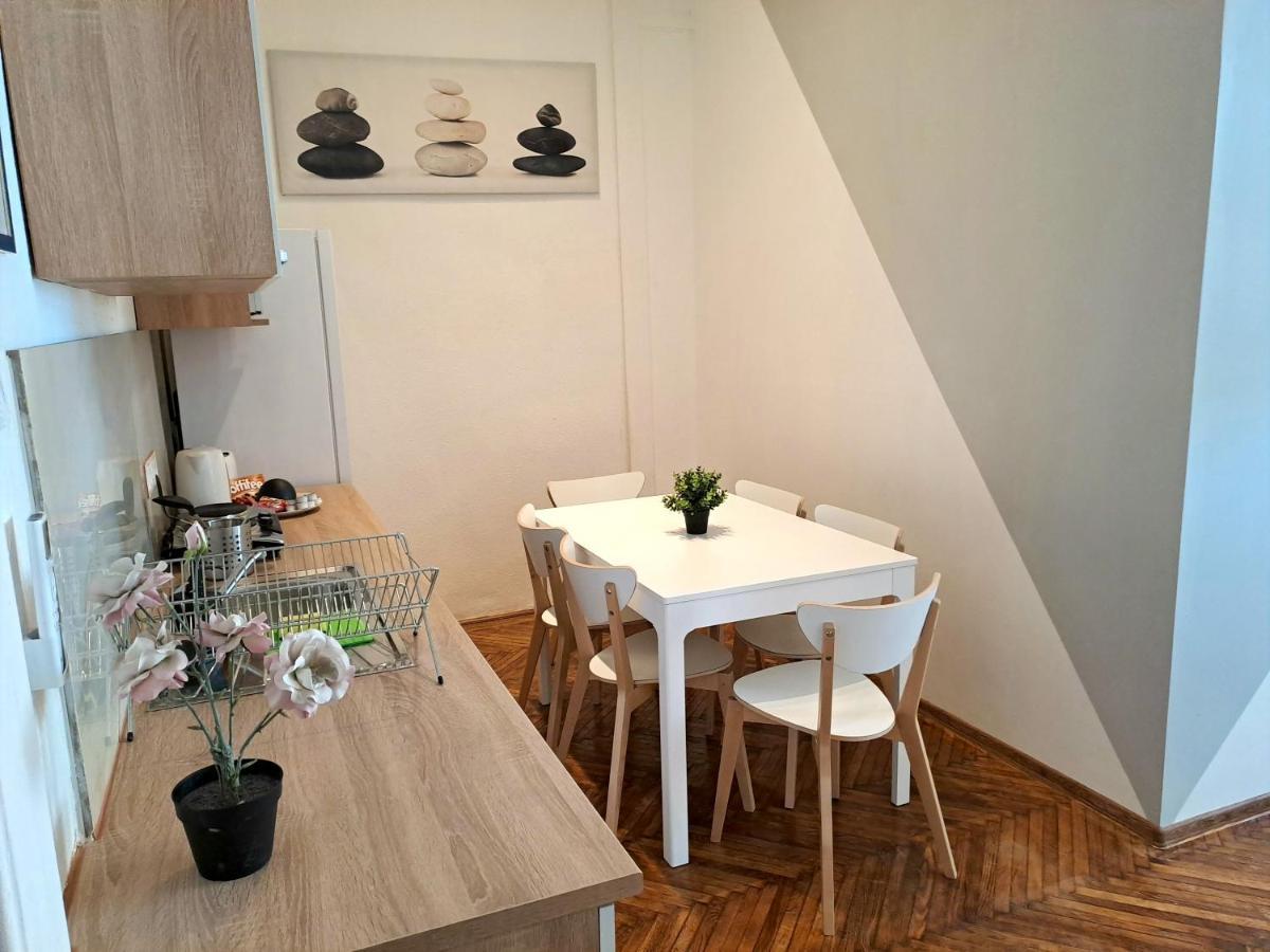 Emerald Apartment Budapest Exteriör bild